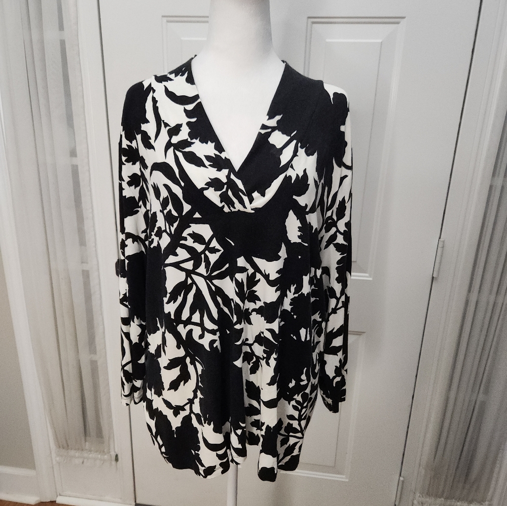 TALBOTS Black and White Floral Top Plus Size 2X